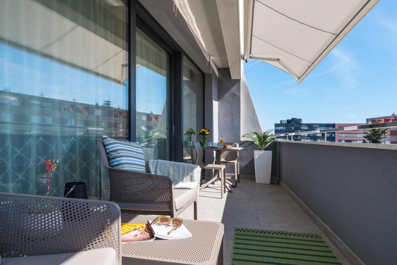 D-Apartment - With Garage And Balcony Zadar Exterior foto