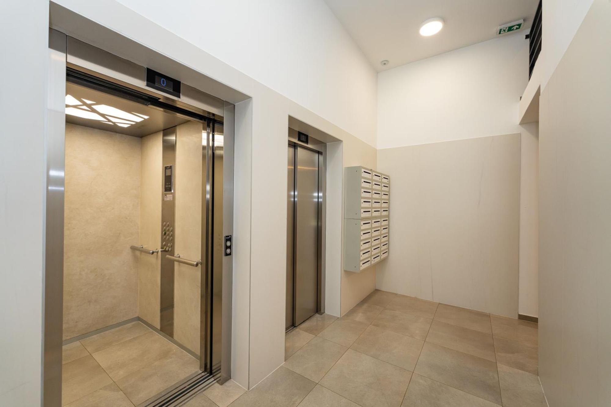 D-Apartment - With Garage And Balcony Zadar Exterior foto